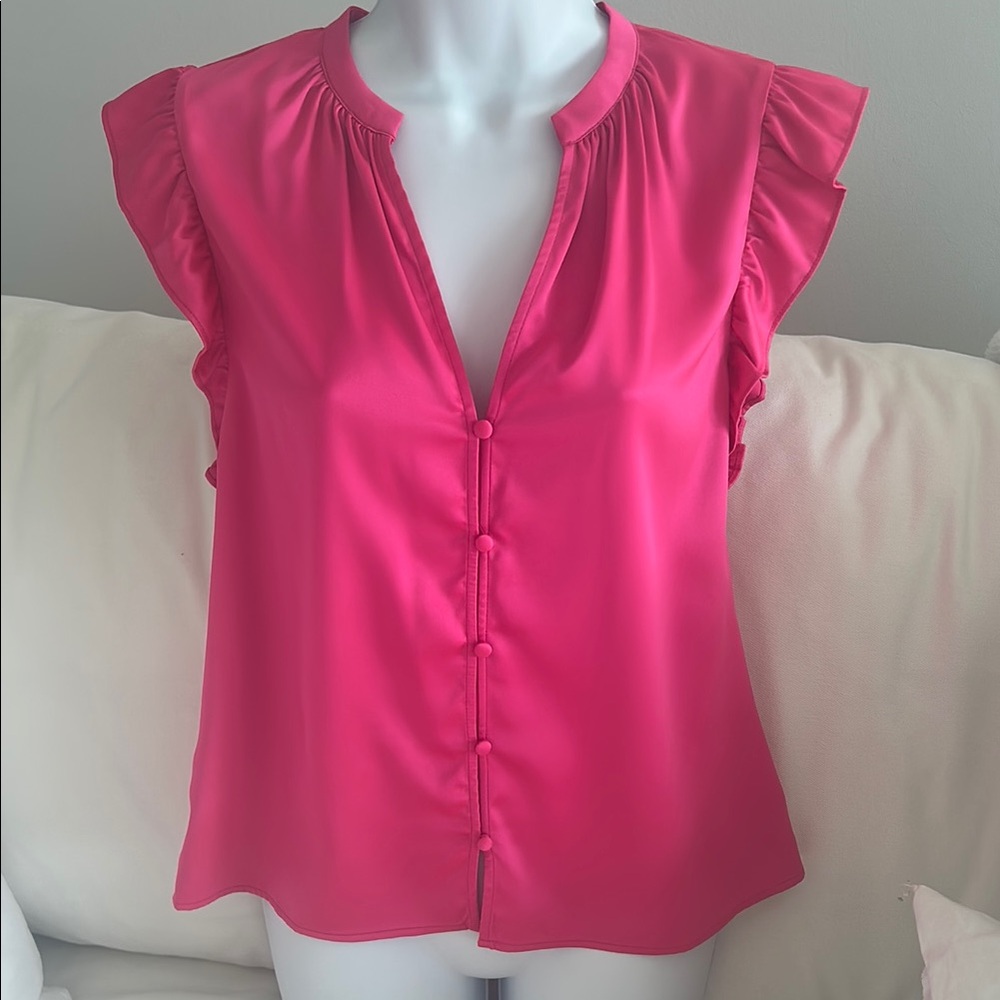 Steve Madden XS New With Tags Pink Ruffled shoulder Women's Top